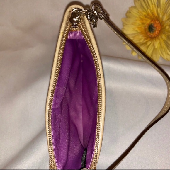 Clutch - Picture 6 of 7